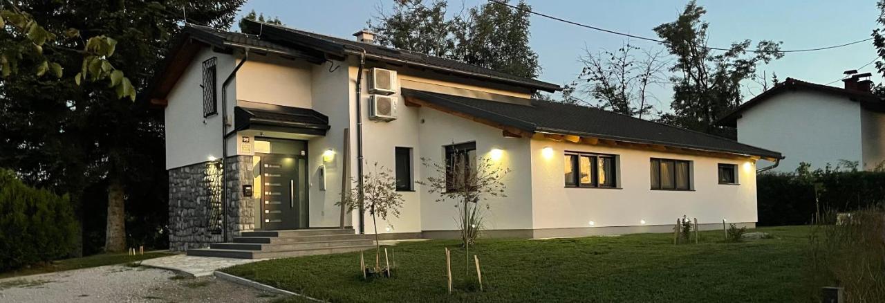 Pampas Apartments Mreznica ドゥガ・レサ エクステリア 写真